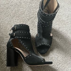 Raye Heels